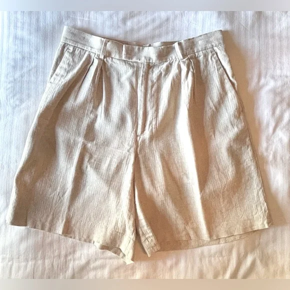 Linen Blend Pleated Shorts - Picture 2 of 7
